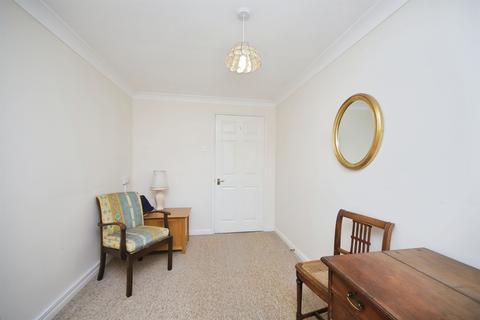 2 bedroom flat for sale, Eastgate Gardens, Taunton
