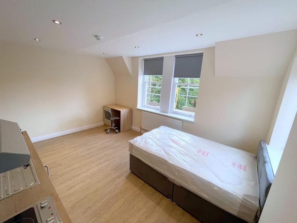 Apartment in Leicester, Highfields - View 4