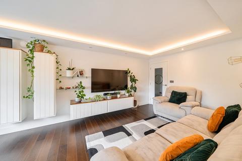 3 bedroom apartment for sale, September Way, Stanmore
