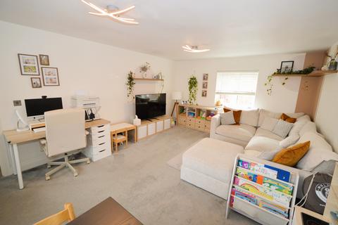 2 bedroom coach house for sale, Gomer Road, Bagshot