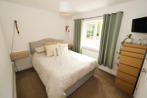 2 bedroom coach house for sale, Gomer Road, Bagshot