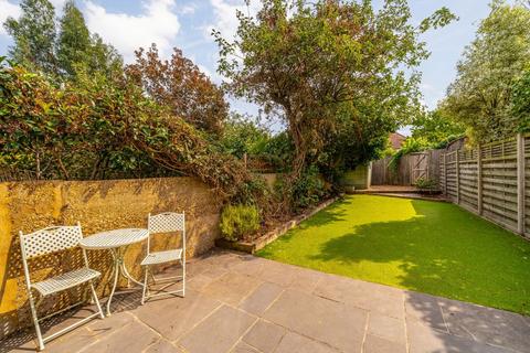 3 bedroom terraced house for sale, Cedar Avenue, Twickenham TW2