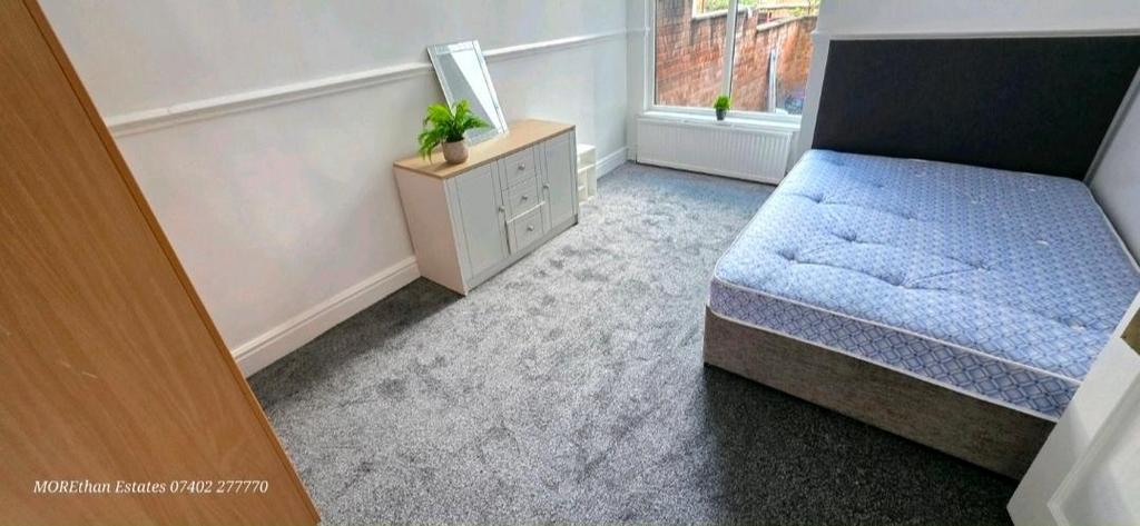House in Manchester, Greater Manchester - View 2