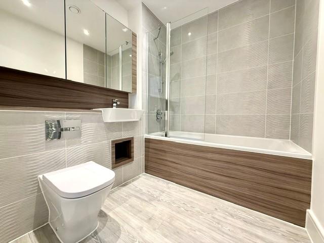 Apartment in Chigwell - View 5
