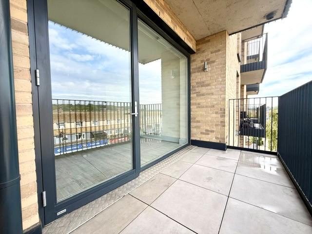 Apartment in Chigwell - More