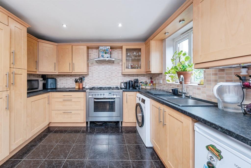 House in Banbury - More