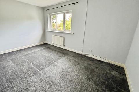 3 bedroom semi-detached house to rent, Beaumont Chase, Bolton BL3