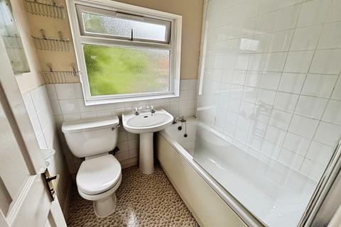 3 bedroom semi-detached house to rent, Beaumont Chase, Bolton BL3