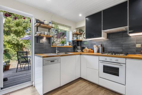 3 bedroom end of terrace house for sale, Moat Crescent, London N3