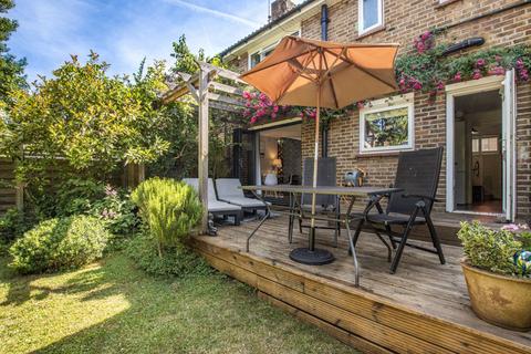 3 bedroom end of terrace house for sale, Moat Crescent, London N3