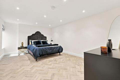 1 bedroom flat for sale, Hermon Hill, Wanstead