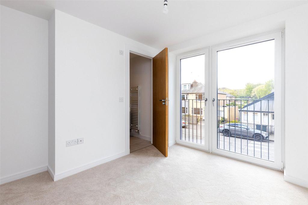 Apartment in Edinburgh - More