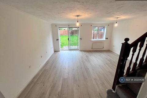 3 bedroom end of terrace house to rent, Shropshire Court, Bletchley, MK3