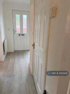 3 bedroom end of terrace house to rent, Shropshire Court, Bletchley, MK3