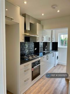 4 bedroom end of terrace house to rent, Woodstock Gardens, Hayes, UB4