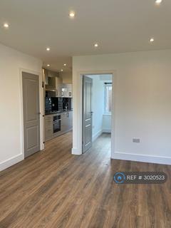 4 bedroom end of terrace house to rent, Woodstock Gardens, Hayes, UB4
