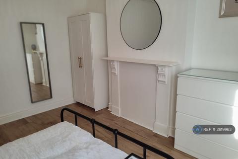 1 bedroom in a house share to rent, Ledgers Road, Slough, SL1