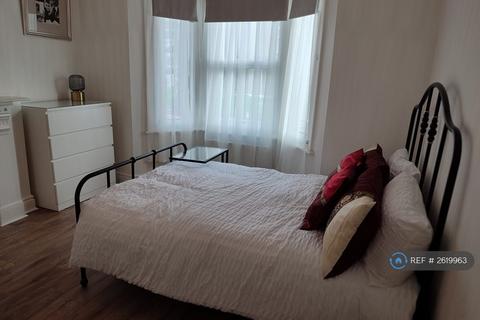 1 bedroom in a house share to rent, Ledgers Road, Slough, SL1