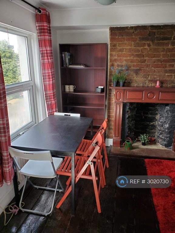 Apartment in London - View 2