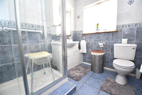 2 bedroom semi-detached bungalow for sale, Ashingdon Road, Rochford