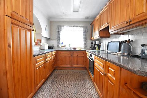 2 bedroom semi-detached bungalow for sale, Ashingdon Road, Rochford