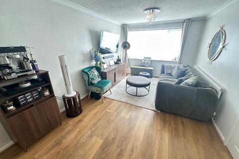 3 bedroom semi-detached house to rent, Devon Road, Luton, Bedfordshire, LU2 0RU
