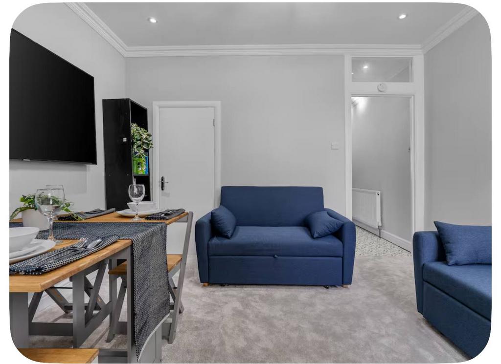House in CROYDON - View 3