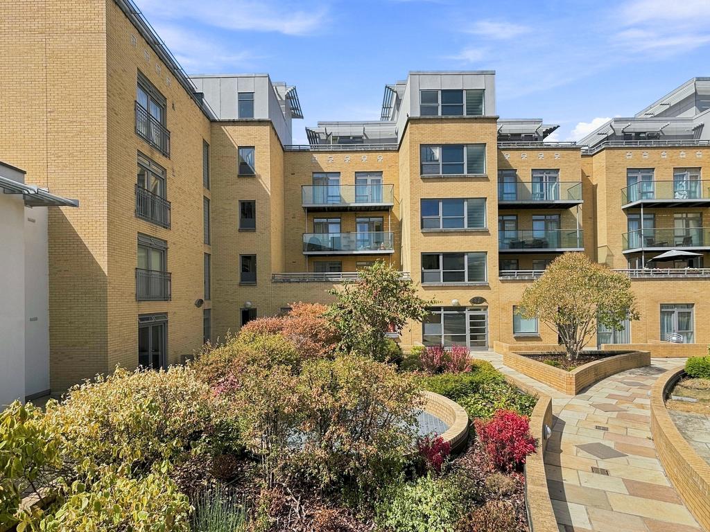 Apartment in Cambridge - View 2