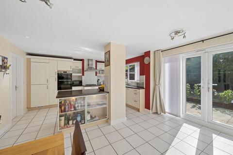 6 bedroom detached house for sale, Cherry Tree Close, Telford TF1