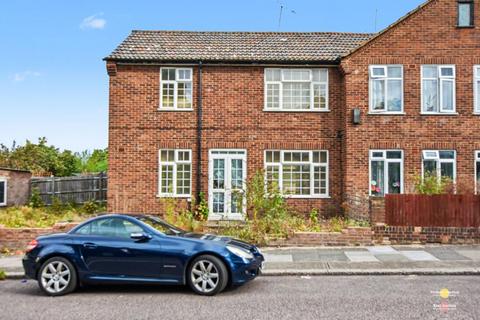 1 bedroom end of terrace house for sale, Waverley Crescent, London SE18