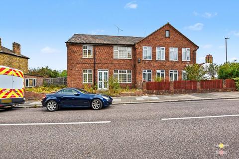 1 bedroom end of terrace house for sale, Waverley Crescent, London SE18