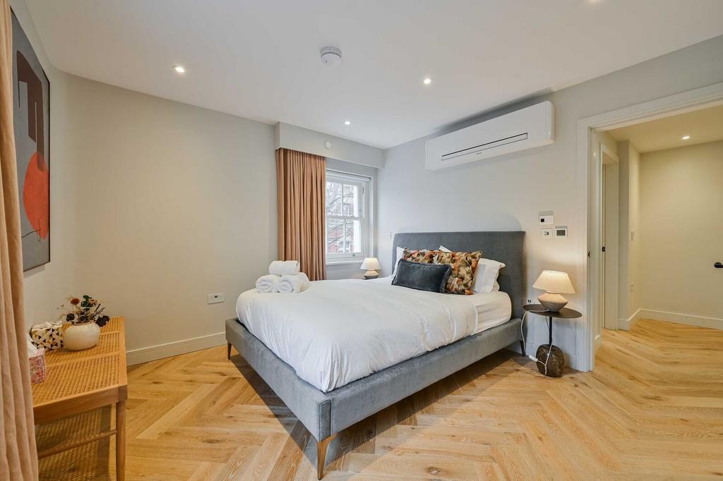 Apartment in London - View 3