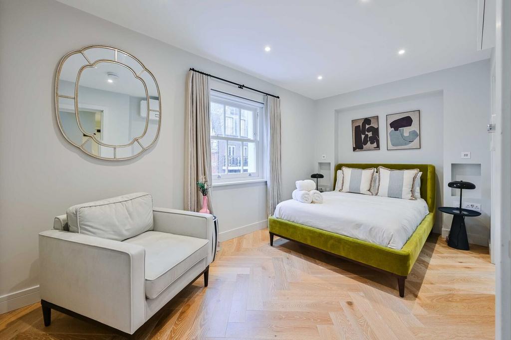 Apartment in London - View 5