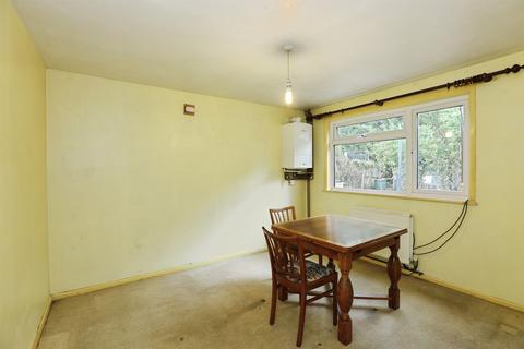 3 bedroom semi-detached house for sale, Faraday Avenue, East Grinstead