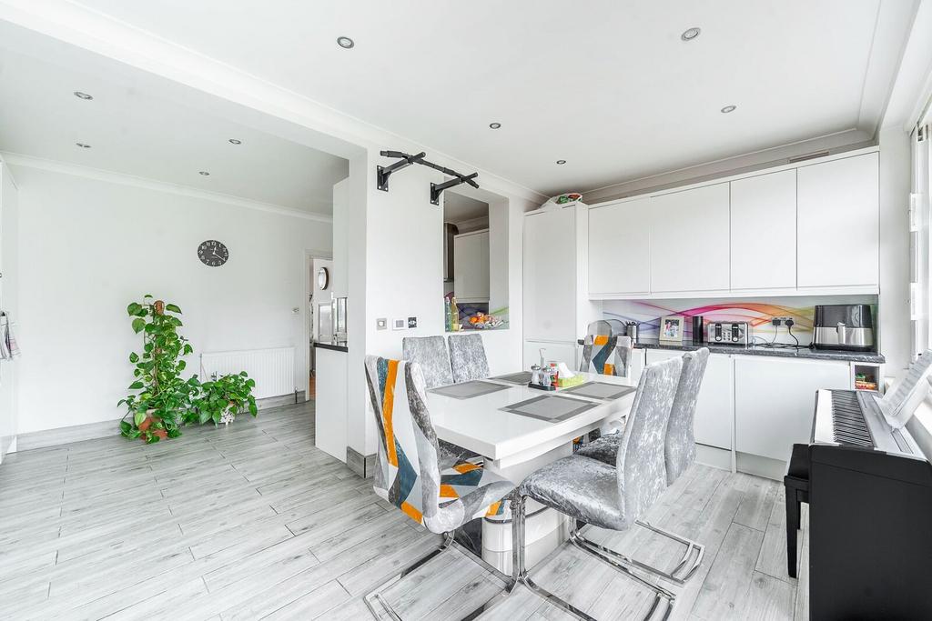 House in London - View 2
