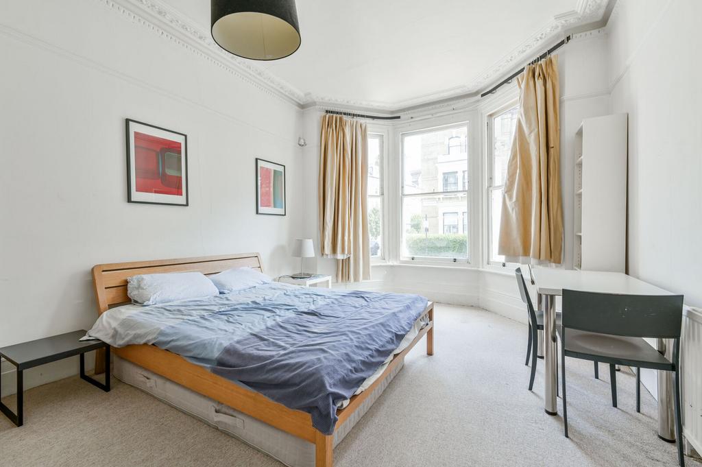 Apartment in London, West Kensington - View 2