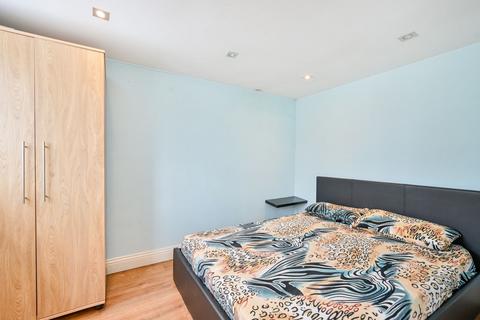 undefined, Warren Drive South, Surbiton, Surrey, KT5, Surbiton, KT5