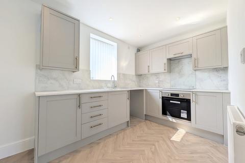 2 bedroom flat to rent, To Let -  Promenade, Southport, PR9 - Two Bedroom Top Floor Apt