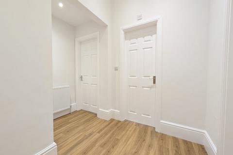 2 bedroom flat to rent, To Let -  Promenade, Southport, PR9 - Two Bedroom Top Floor Apt