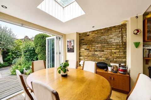 2 bedroom terraced house for sale, Grantley Street, London, E1