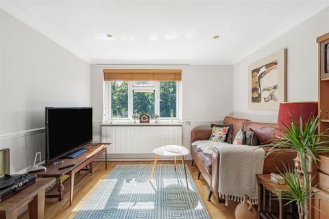 1 bedroom flat for sale, Farthings Close, Chingford