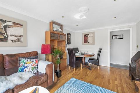 1 bedroom flat for sale, Farthings Close, Chingford