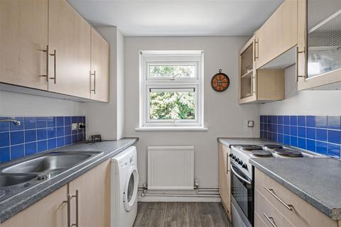 1 bedroom flat for sale, Farthings Close, Chingford
