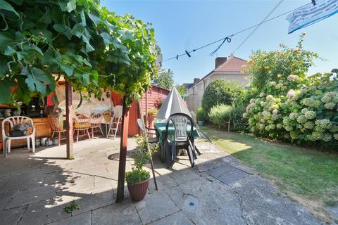 4 bedroom semi-detached house for sale, Waterbeach Road, Slough