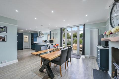 4 bedroom detached house for sale, Upper Pines, Banstead