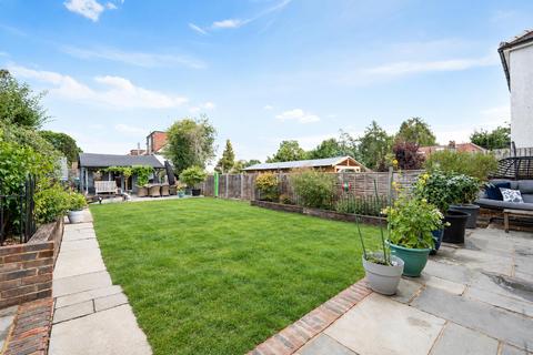 4 bedroom detached house for sale, Upper Pines, Banstead