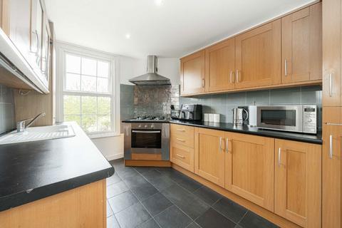 2 bedroom flat for sale, The Avenue, Sunbury-On-Thames TW16