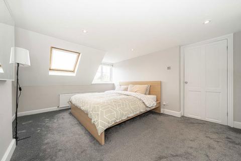 2 bedroom flat for sale, The Avenue, Sunbury-On-Thames TW16
