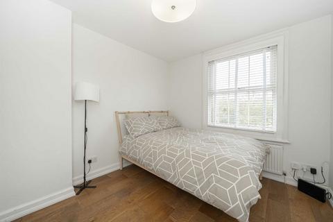 2 bedroom flat for sale, The Avenue, Sunbury-On-Thames TW16