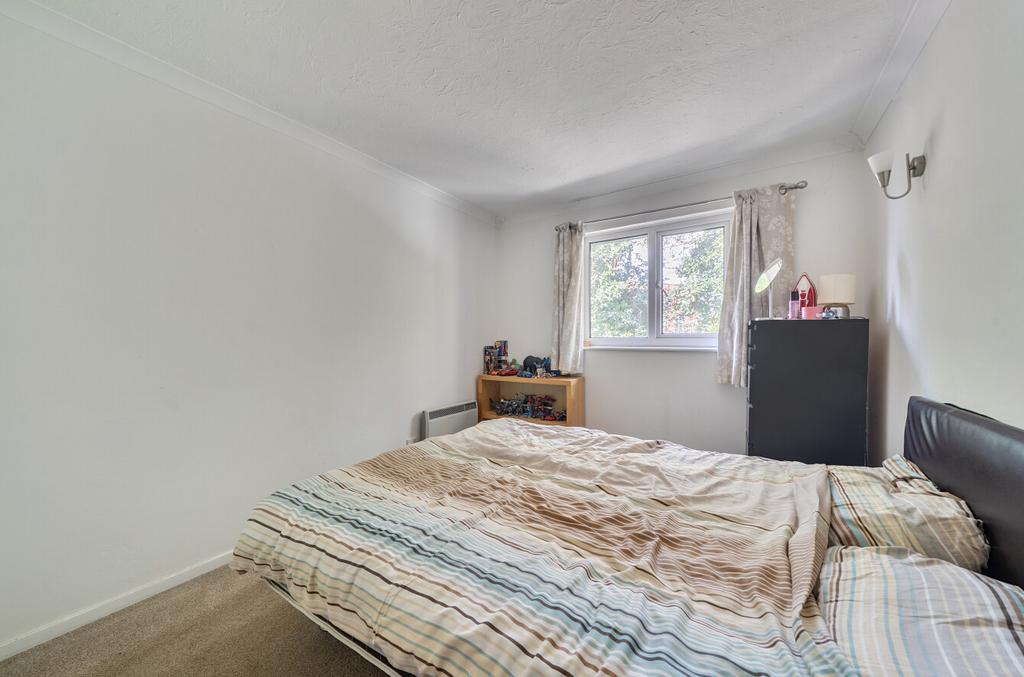 Apartment in Southampton - View 4